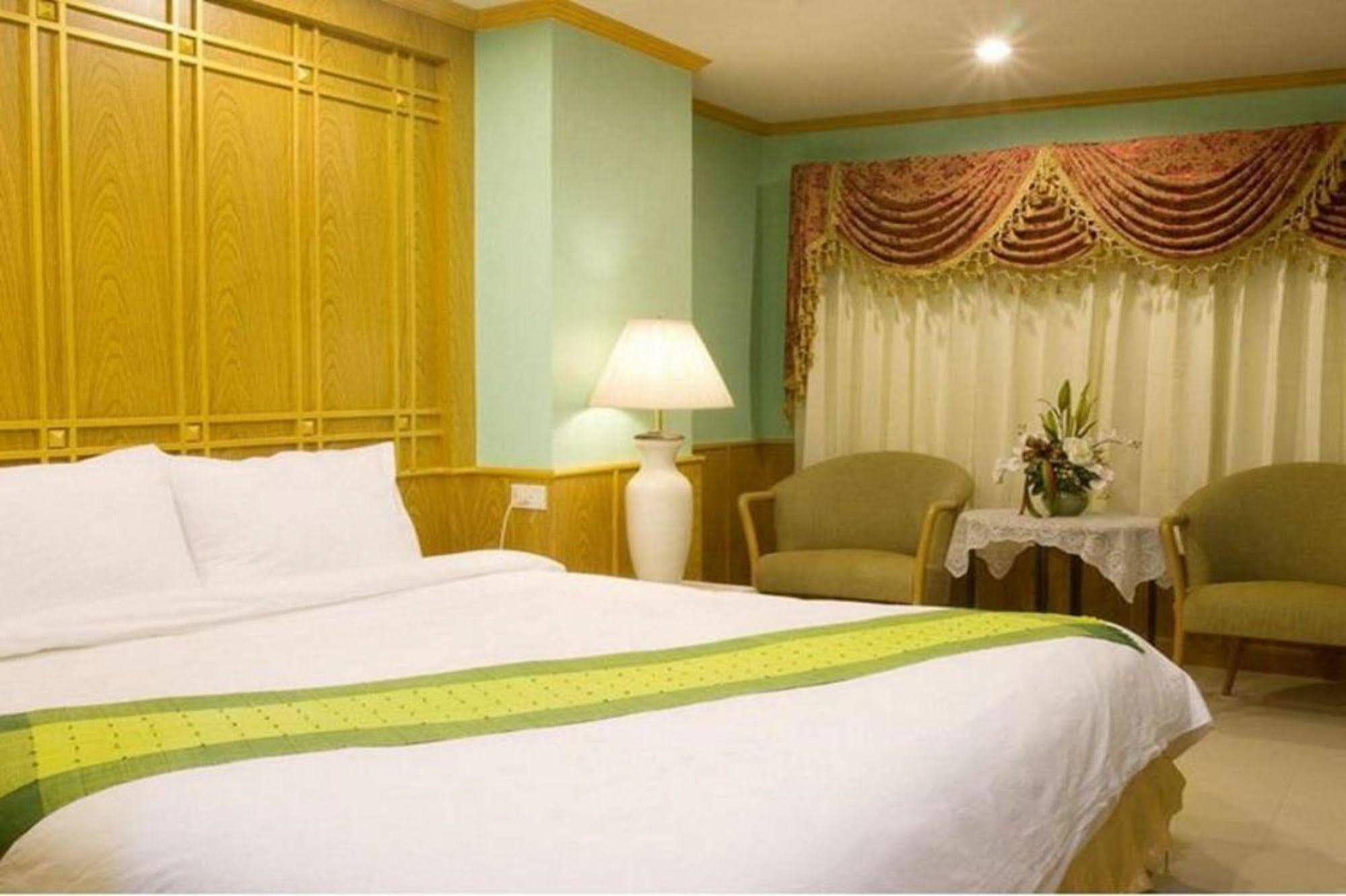 Oyo 280 Thai Garden Resort バンコク都 エクステリア 写真